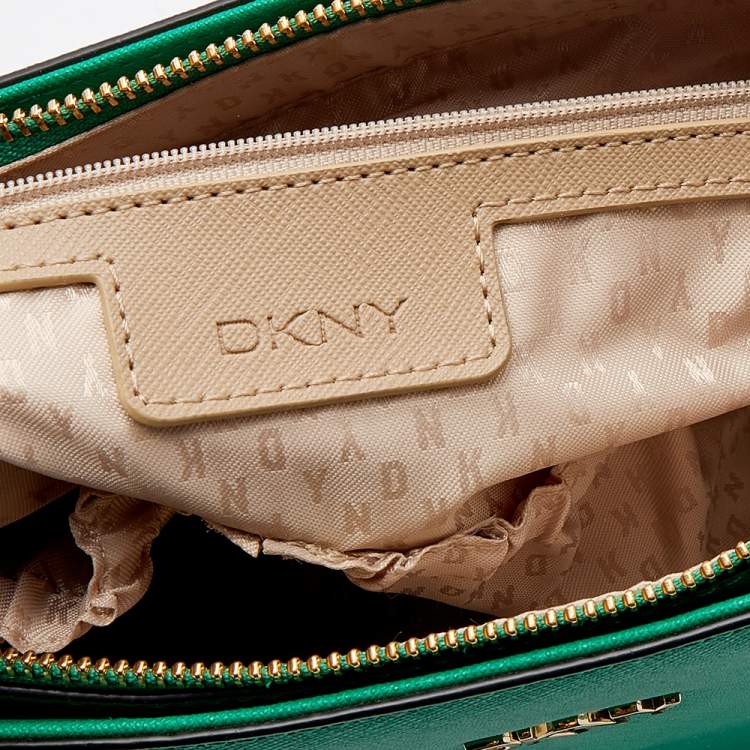 مملوكة مسبقًا DKNY Green Saffiano Leather Bryant Park Chain Tote