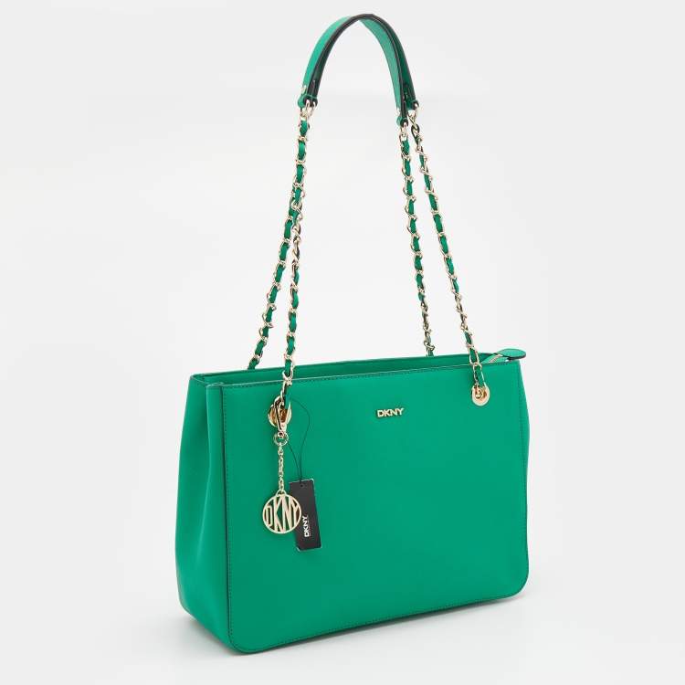 مملوكة مسبقًا DKNY Green Saffiano Leather Bryant Park Chain Tote