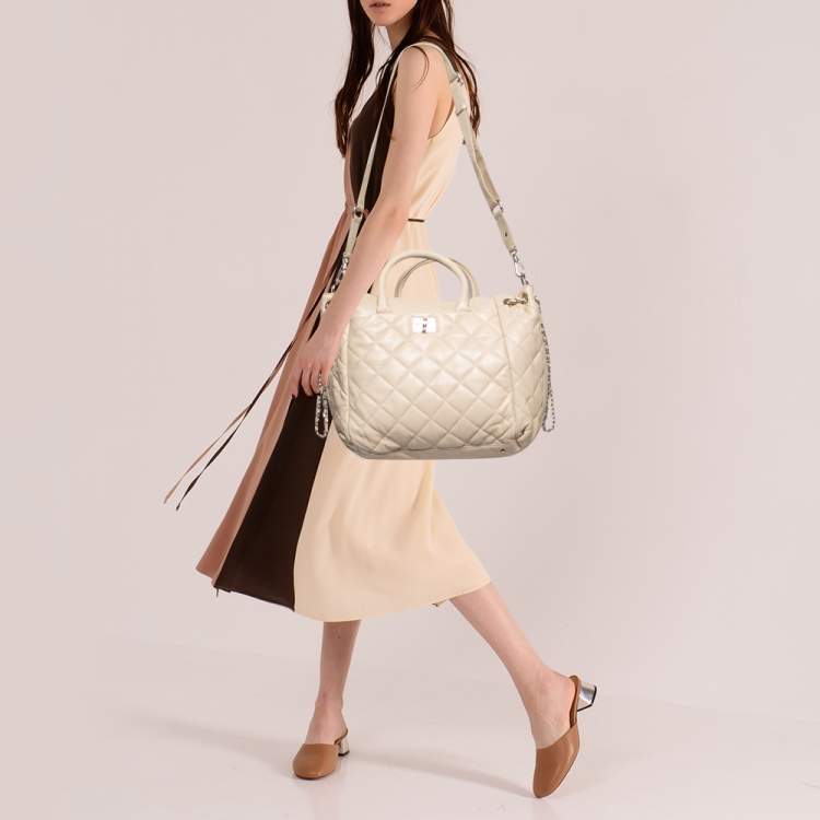 Pre Owned DKNY Beige Quilted Leather Side Chain Turnlock Tote