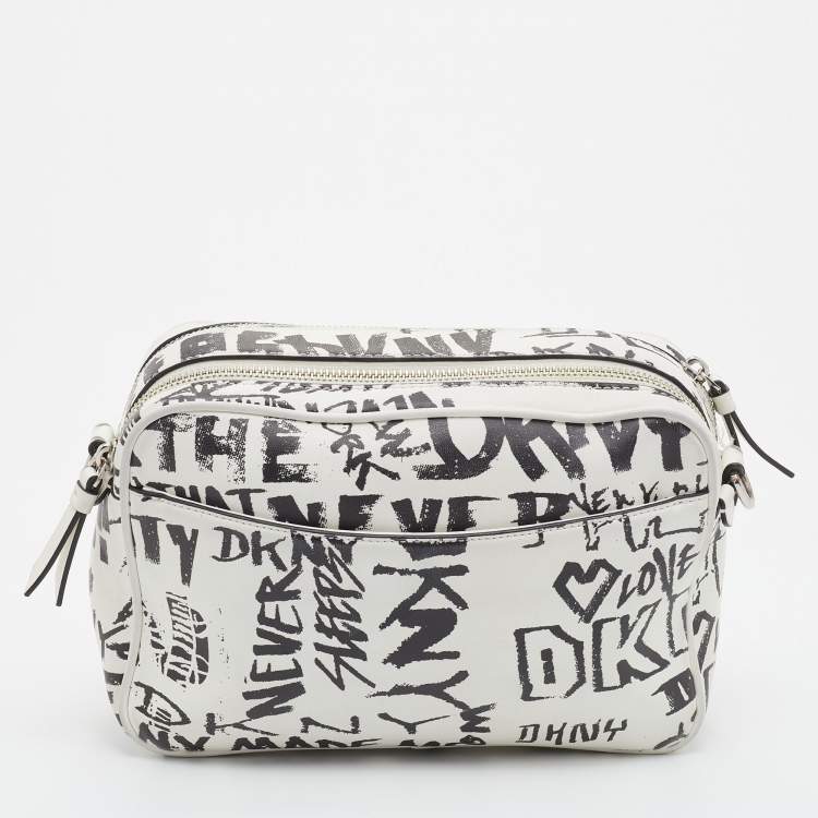 مملوكة مسبقًا DKNY White/Black Graffiti Print Leather Erin Camera Crossbody Bag