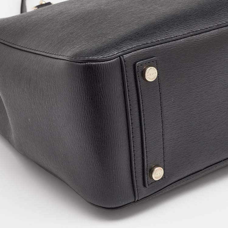 مملوكة مسبقًا DKNY Black Leather Magnetic Flap Chain Tote