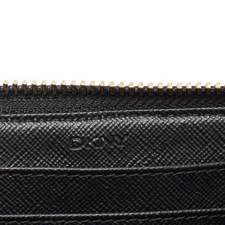 Pre Owned DKNY Black Quilted Leather Zip Around Wallet