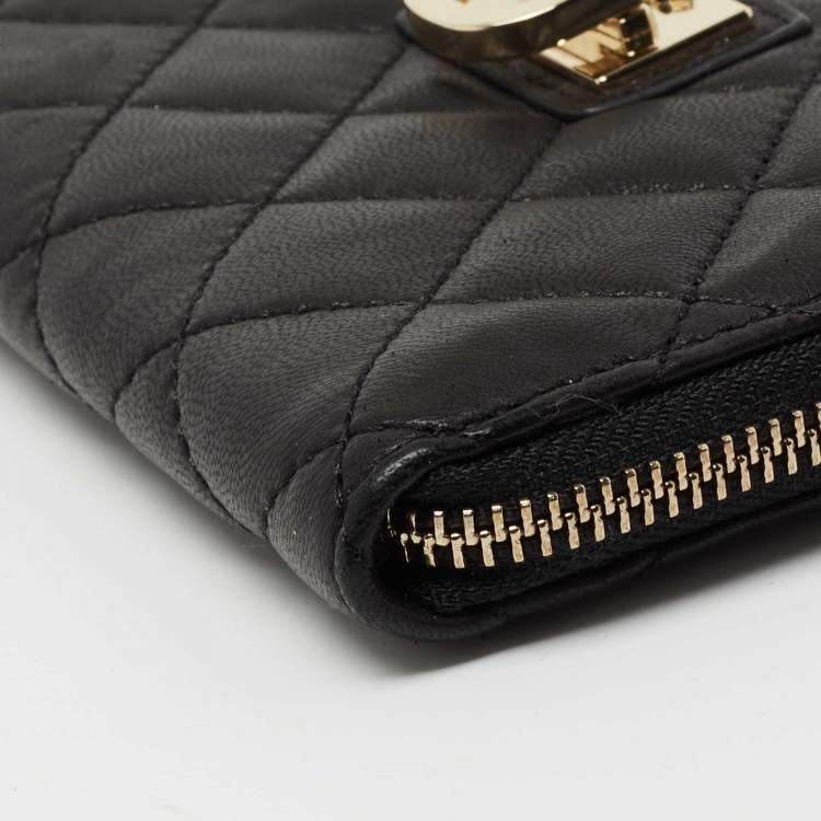 Pre Owned DKNY Black Quilted Leather Zip Around Wallet