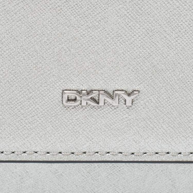 Pre Owned DKNY Silver Leather Bryant Flap Crossbody Bag