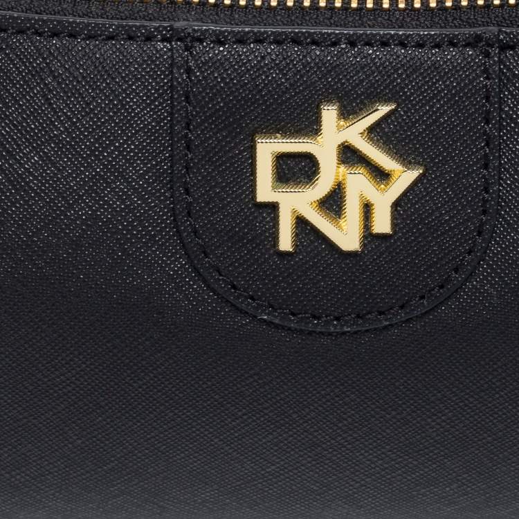 Pre Owned DKNY Black Carol Leather Baguette Bag