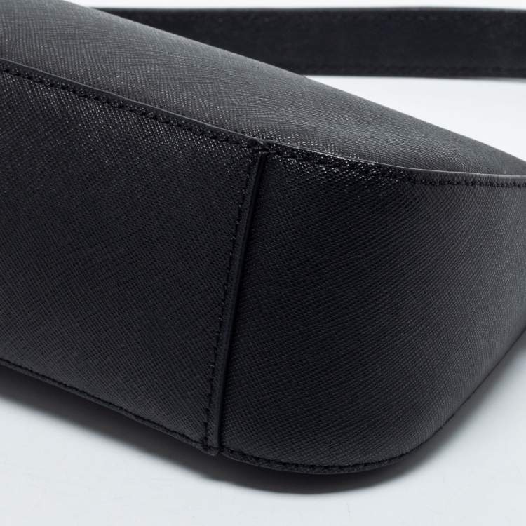 Pre Owned DKNY Black Carol Leather Baguette Bag