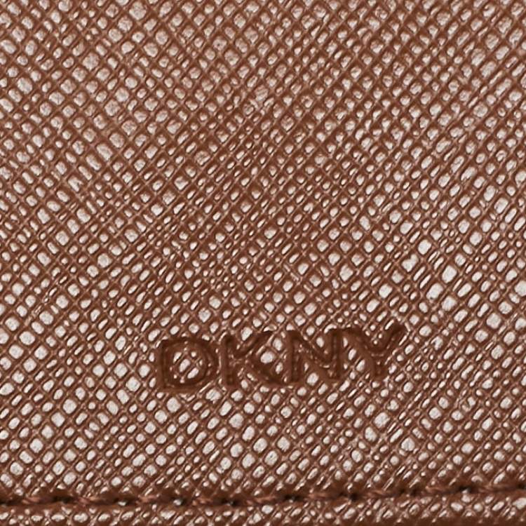 مملوكة مسبقًا Dkny Off White Croc Embossed Leather Flap Continental Wallet