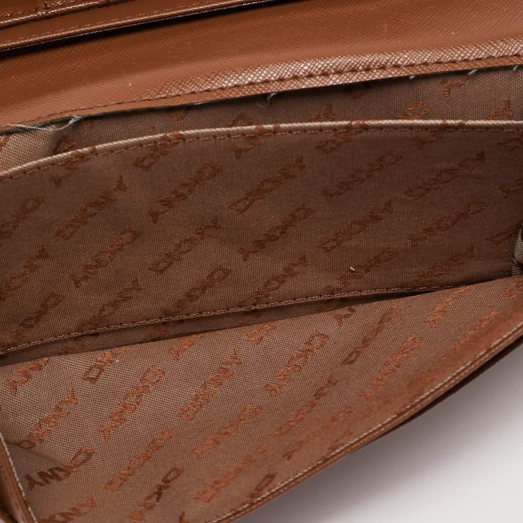 مملوكة مسبقًا Dkny Off White Croc Embossed Leather Flap Continental Wallet