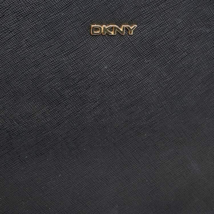 مملوكة مسبقًا Dkny Black Leather Bryant Park Triple Zip Crossbody Bag