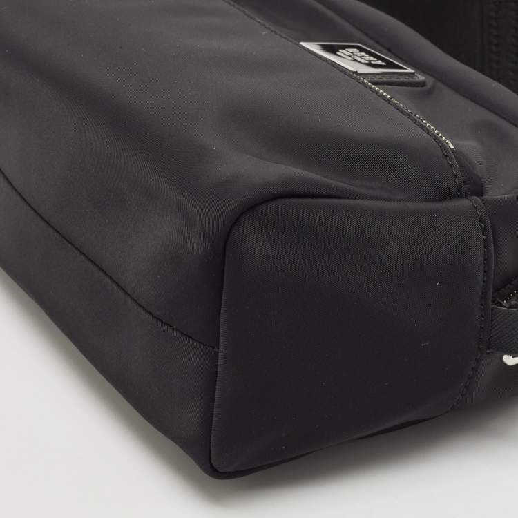 مملوكة مسبقًا DKNY Black Nylon Logo Crossbody Bag
