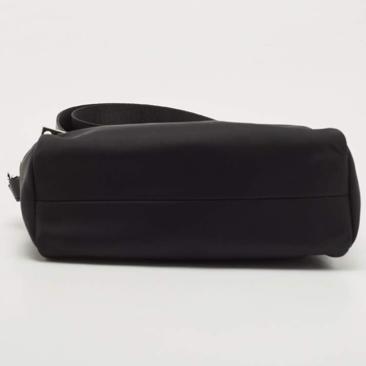 مملوكة مسبقًا DKNY Black Nylon Logo Crossbody Bag