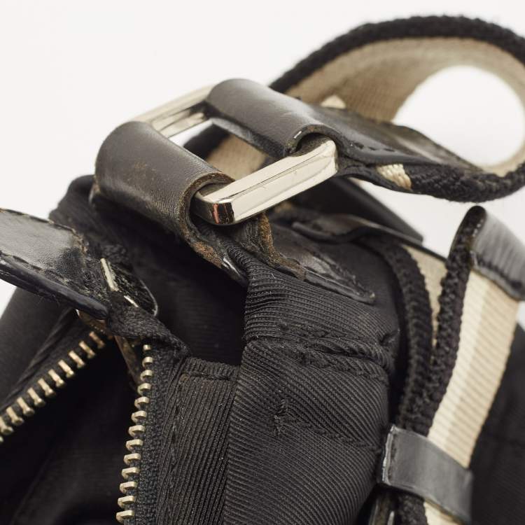 مملوكة مسبقًا Dkny Black Canvas Buckle Embellished Shoulder Bag 