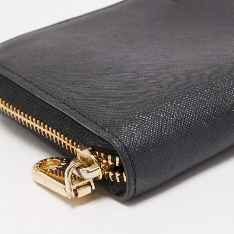 Pre Owned DKNY Black Leather Bryant Park Zip Around Wallet