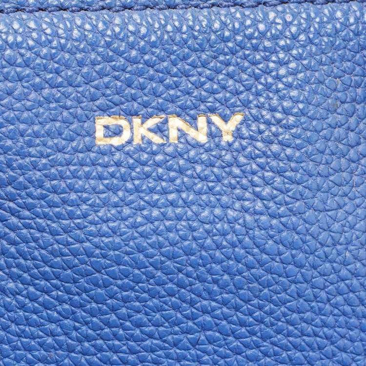 مملوكة مسبقًا DKNY Blue Leather Chelsea Satchel