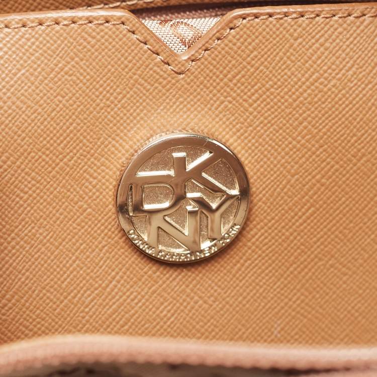 Pre Owned DKNY Brown/Beige Signature Canvas and Leather Tote
