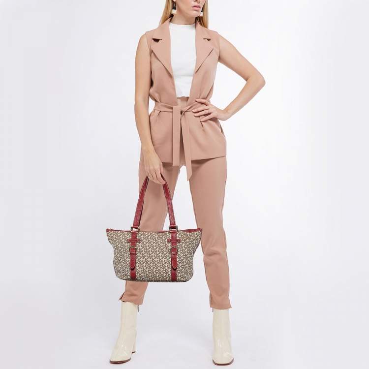 Pre Owned DKNY Beige/Red Signature Canvas and Leather Zip Tote