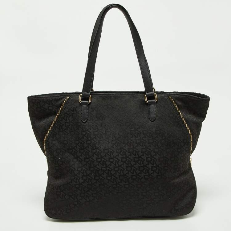 Pre Owned DKNY Black Signature Canvas and Leather Zip Side Shopper Tote