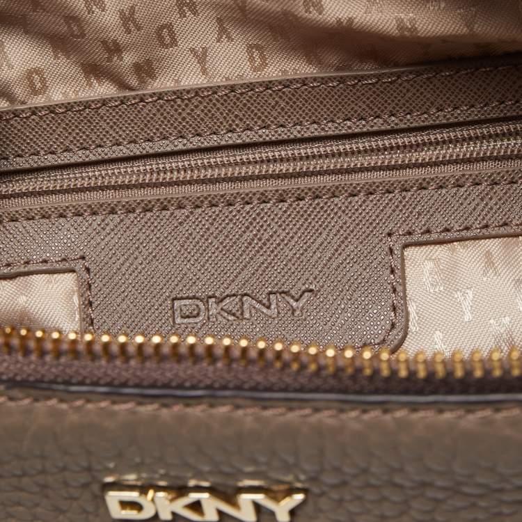 Pre Owned DKNY Grey Leather Front Zip Top Handle Bag