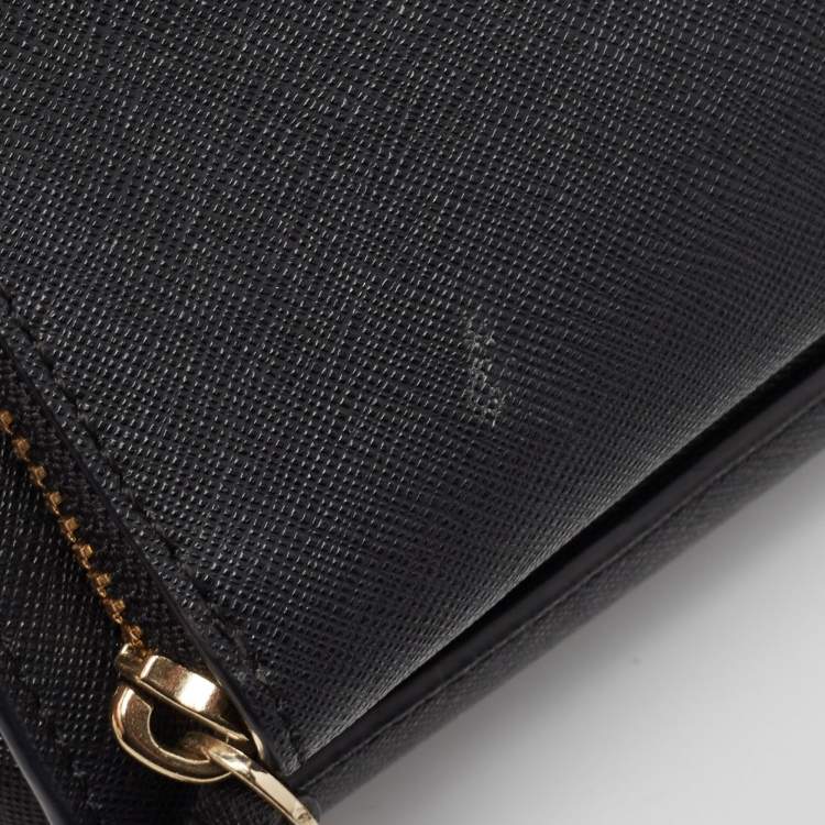 Pre Owned DKNY Black Leather Front Zip Crossbody Bag