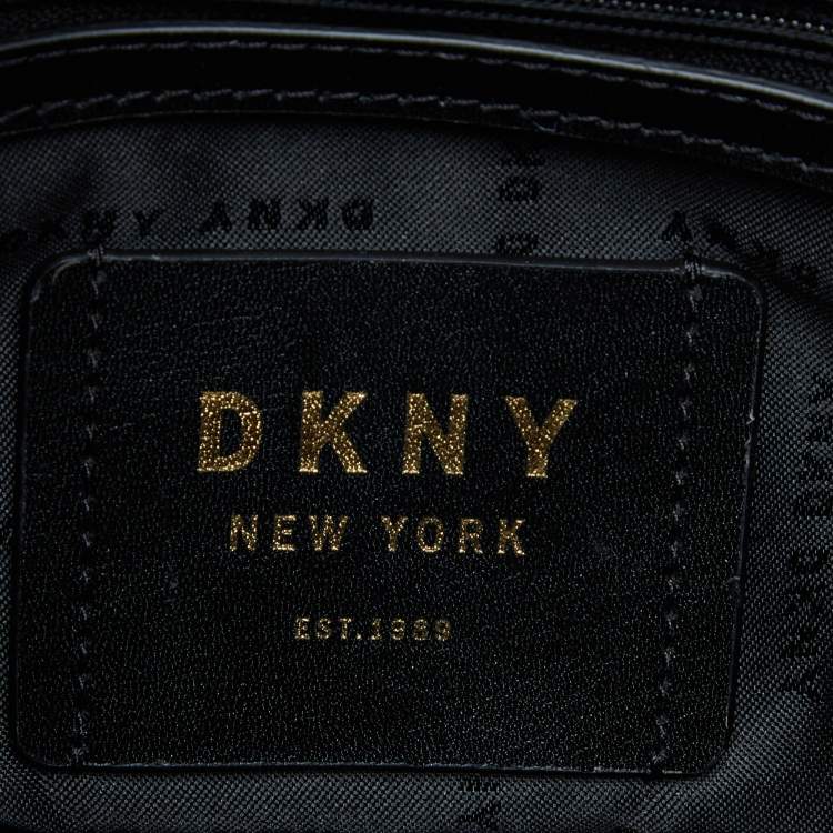 Pre Owned Dkny Red Leather Metal Logo Flap Top Handle Bag