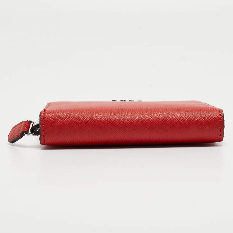Pre Owned DKNY Red Leather Vela Zip Around Wallet