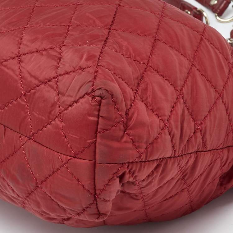 Pre Owned DKNY Red Quilted Nylon and Leather Logo Chain Tote