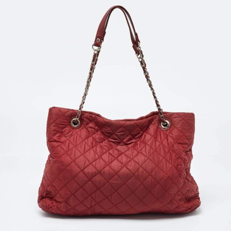 Pre Owned DKNY Red Quilted Nylon and Leather Logo Chain Tote