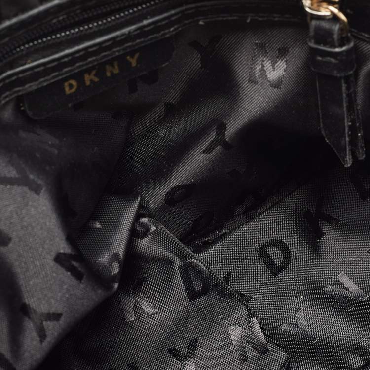 مملوكة مسبقًا DKNY Red Leather Bryant Dome Crossbody Bag