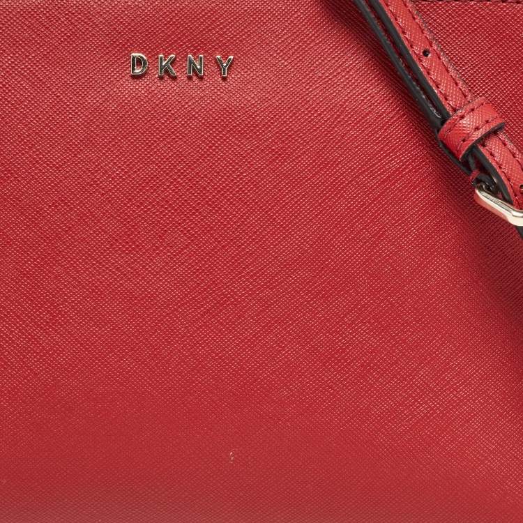 مملوكة مسبقًا DKNY Red Leather Bryant Dome Crossbody Bag