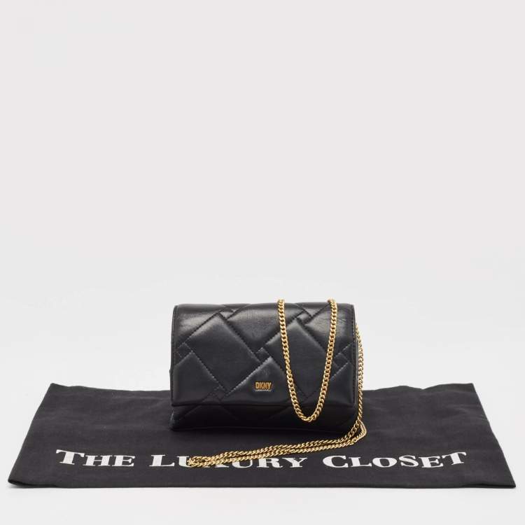 Pre Owned Dkny Black Quilted Leather Willow Chain Clutch