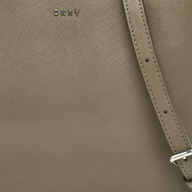 Pre Owned DKNY Beige Leather Bryant Bucket Bag