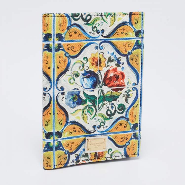 Pre Owned Dolce & Gabbana Multicolor Flower Print Leather Passport Holder