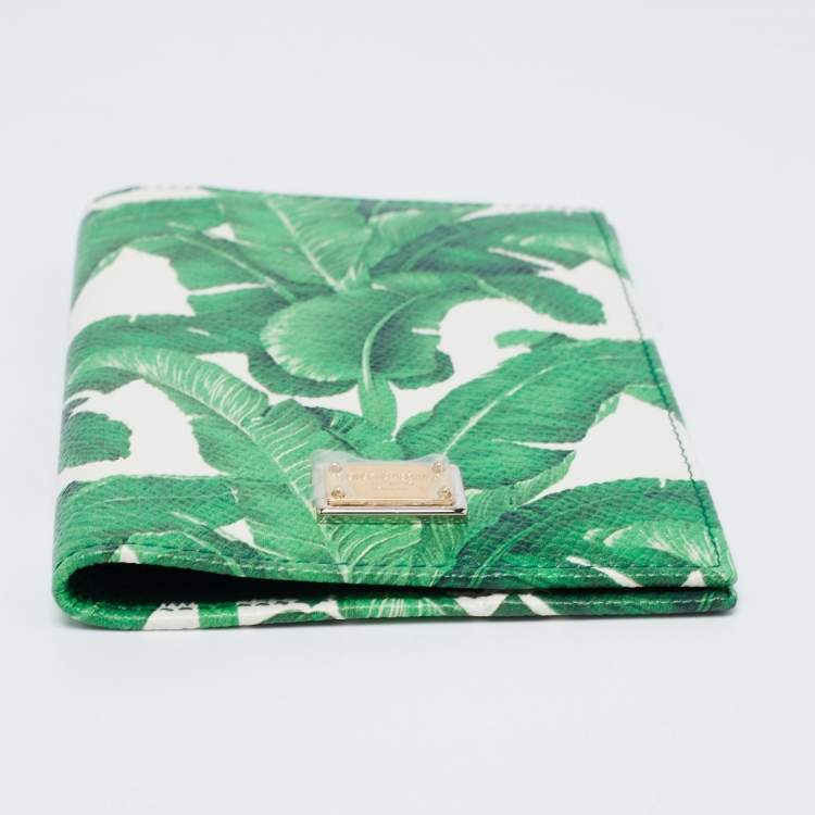 Pre Owned Dolce & Gabbana White Printed Coated Canvas Passport Holder