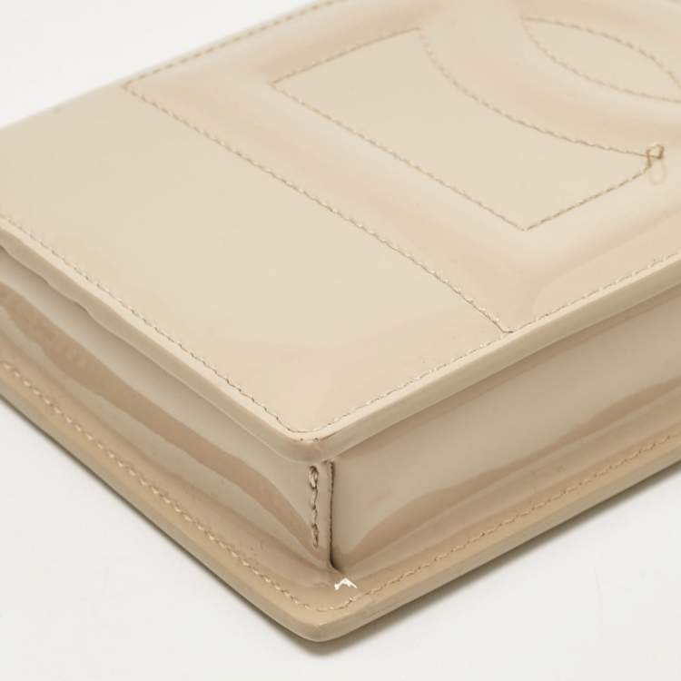 Pre Owned Dolce & Gabbana Beige Patent Leather DG Logo Embossed Clutch Bag