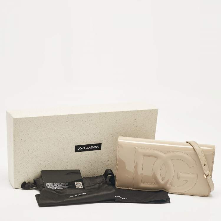 Pre Owned Dolce & Gabbana Beige Patent Leather DG Logo Embossed Clutch Bag