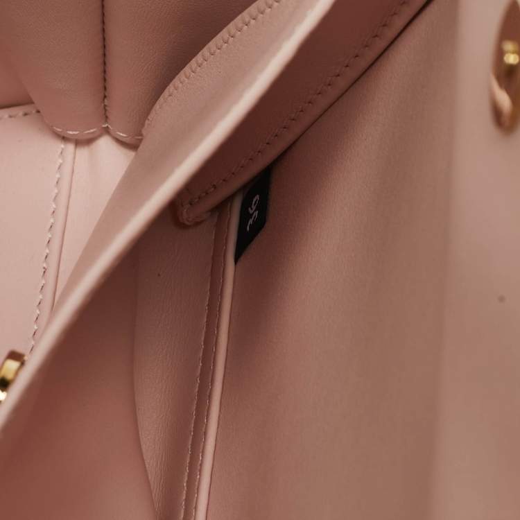 مملوكة مسبقًا Dolce & Gabbana Pink/Gold Roses Baroque Acrylic Dolce Box Top Handle Bag