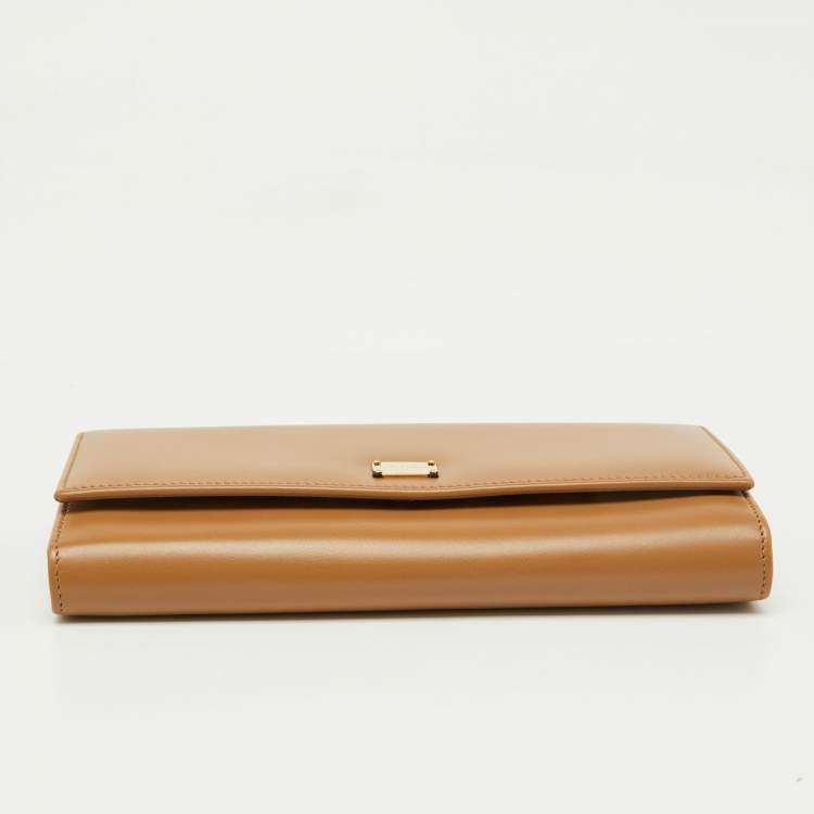 Pre Owned Dolce & Gabbana Beige Leather Flap Continental Wallet