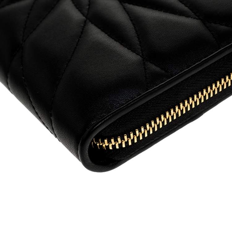 مملوكة مسبقًا Dolce & Gabbana Black Matelasse Leather Devotion Zip Around Wallet