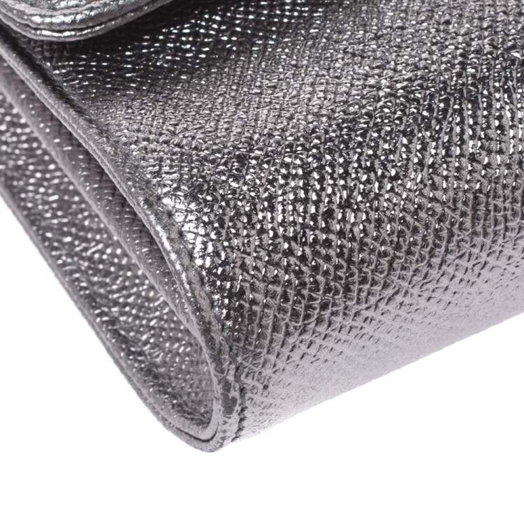 Pre Owned Dolce & Gabbana Metallic Silver Leather Millennials Chain Clutch