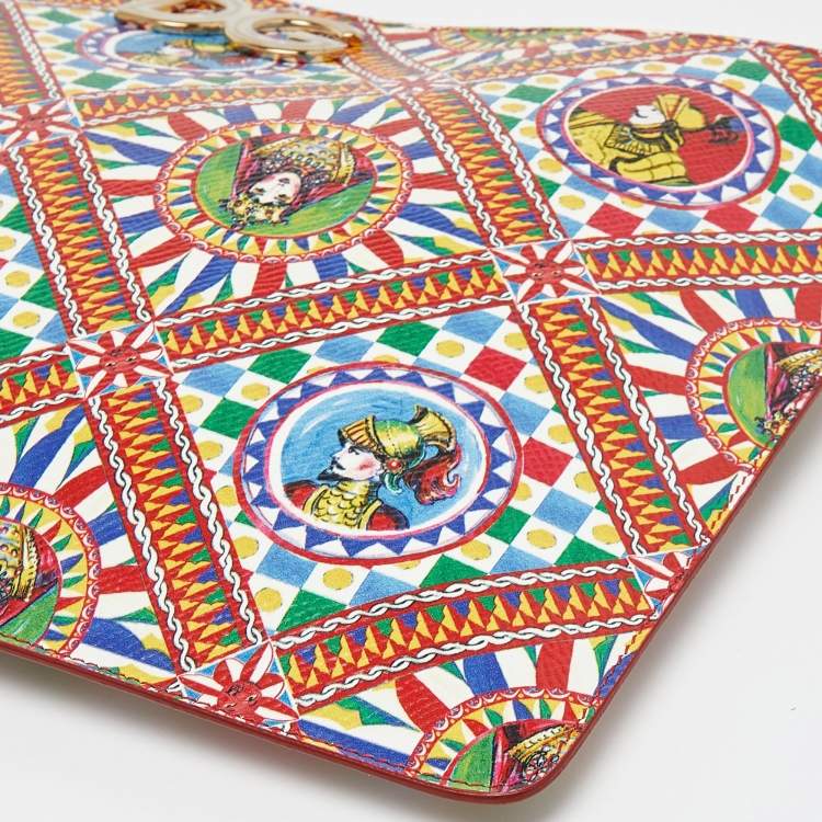 مملوكة مسبقًا Dolce & Gabbana Multicolor Carretto and Queen Print Leather Wristlet Pouch 