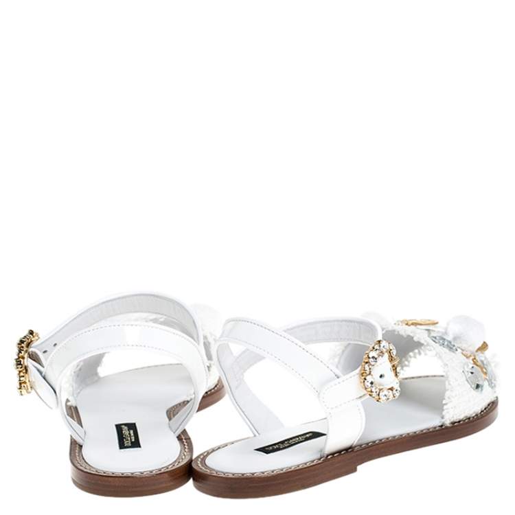Pre Owned Dolce & Gabbana White Patent Leather And Raffia Pom Pom Crystal Embellished Flat Sandals Size 37.5
