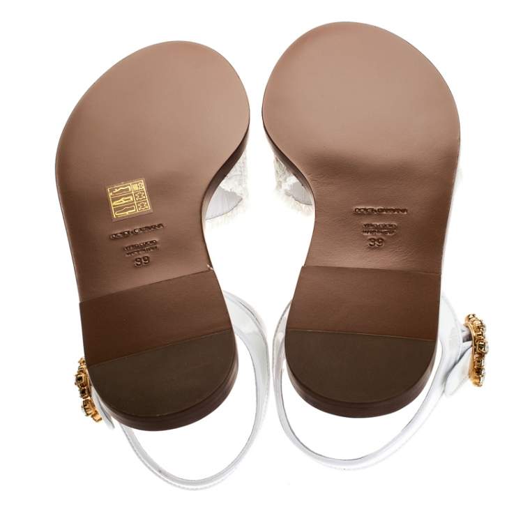 Pre Owned Dolce & Gabbana White Patent Leather And Raffia Pom Pom Crystal Embellished Flat Sandals Size 39