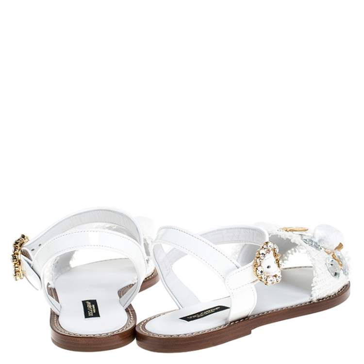 Pre Owned Dolce & Gabbana White Patent Leather And Raffia Pom Pom Crystal Embellished Flat Sandals Size 39