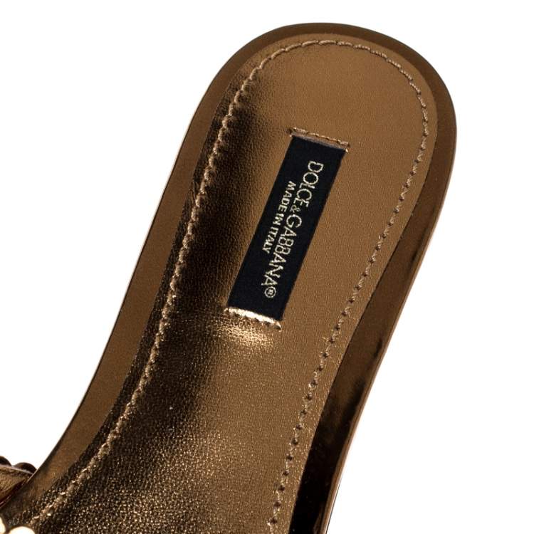 مملوكة مسبقًا Dolce & Gabbana Multicolor Floral Brocade Fabric And Patent Leather Trim Faux Pearl Embellished Flat Slides Size 37