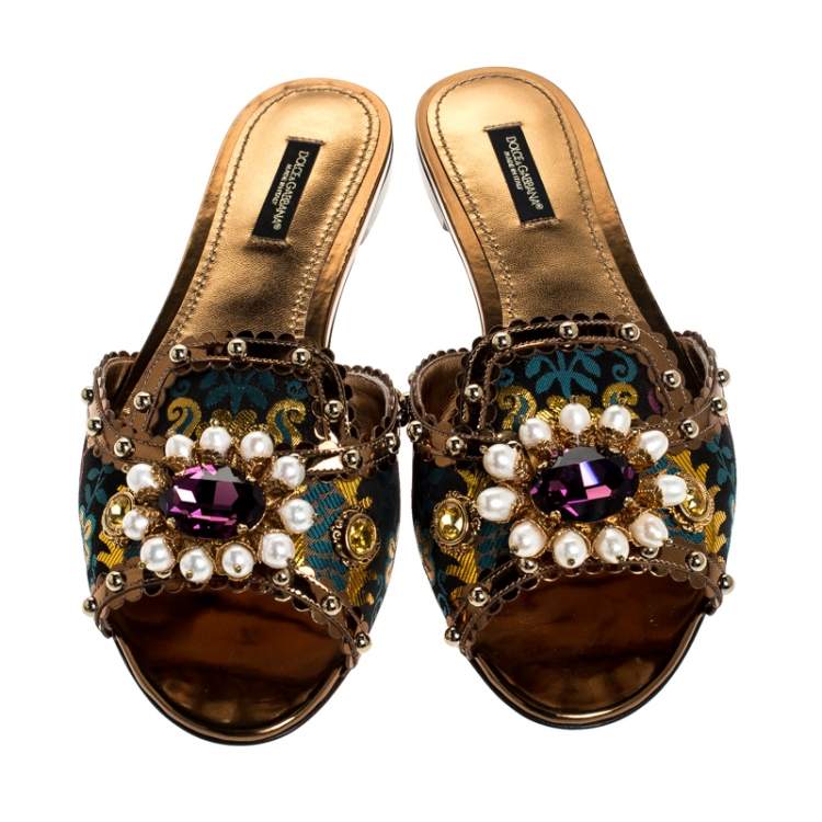 مملوكة مسبقًا Dolce & Gabbana Multicolor Floral Brocade Fabric And Patent Leather Trim Faux Pearl Embellished Flat Slides Size 37