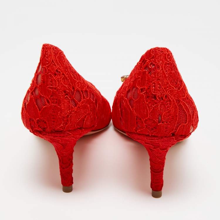 Pre Owned Dolce & Gabbana Red Lace Bellucci Pointed-Toe Pumps Size 39