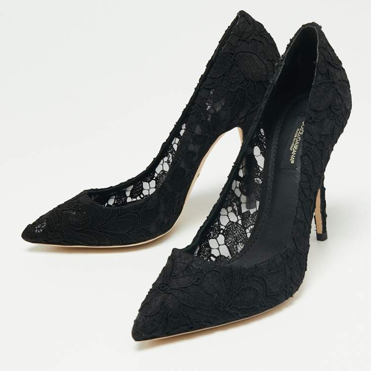 مملوكة مسبقًا Dolce & Gabbana Black Floral Lace Pointed Toe Pumps Size 37.5