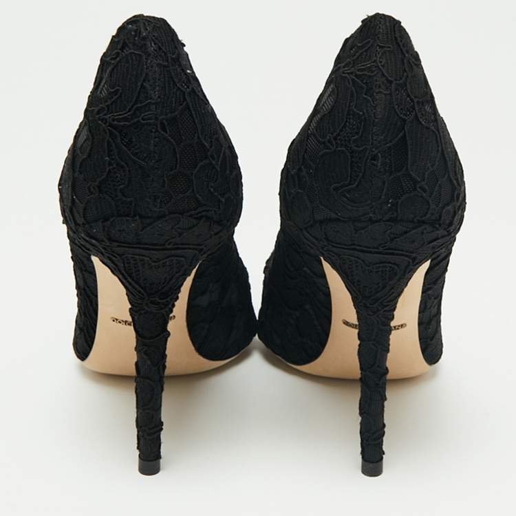 مملوكة مسبقًا Dolce & Gabbana Black Floral Lace Pointed Toe Pumps Size 37.5