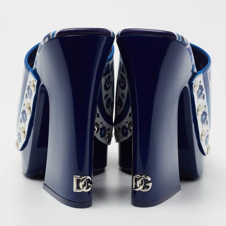 Pre Owned Dolce & Gabbana Blue Majolica-Print Polished Calfskin Clogs Size 39