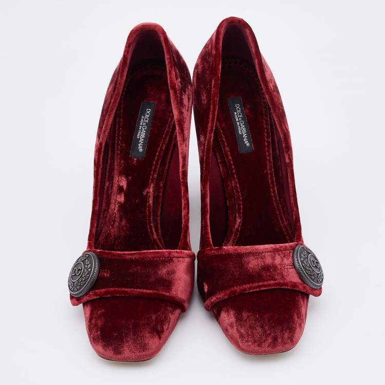 Pre Owned Dolce & Gabbana Red Velvet Jackie Embellished Block Heel Pumps Size 38.5